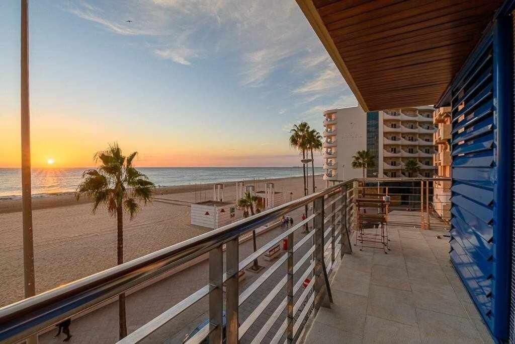 Preciado apartamento con vistas frontales al mar Cádiz Exterior foto