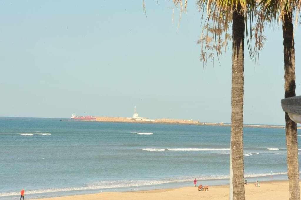 Preciado apartamento con vistas frontales al mar Cádiz Exterior foto